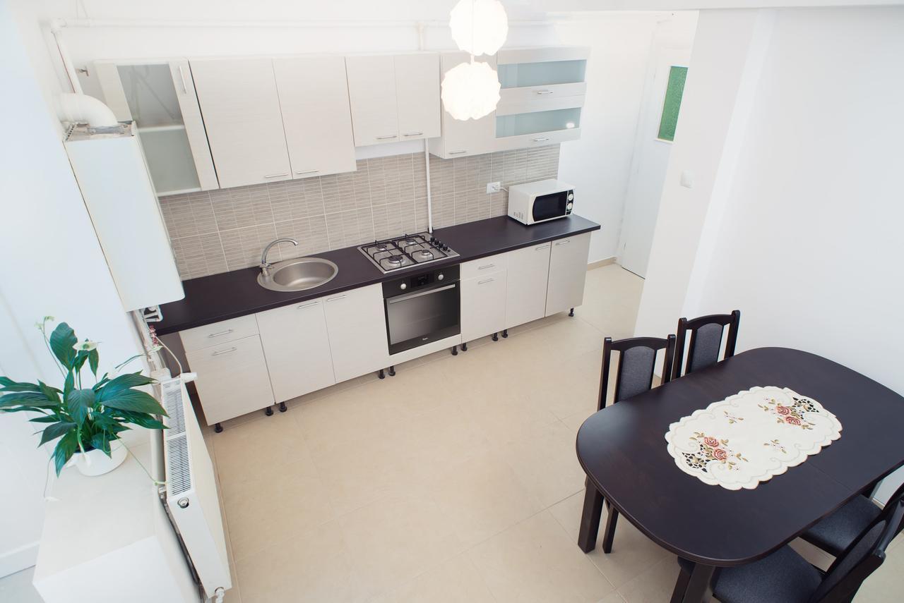 Sunshine Apartment Braşov Extérieur photo