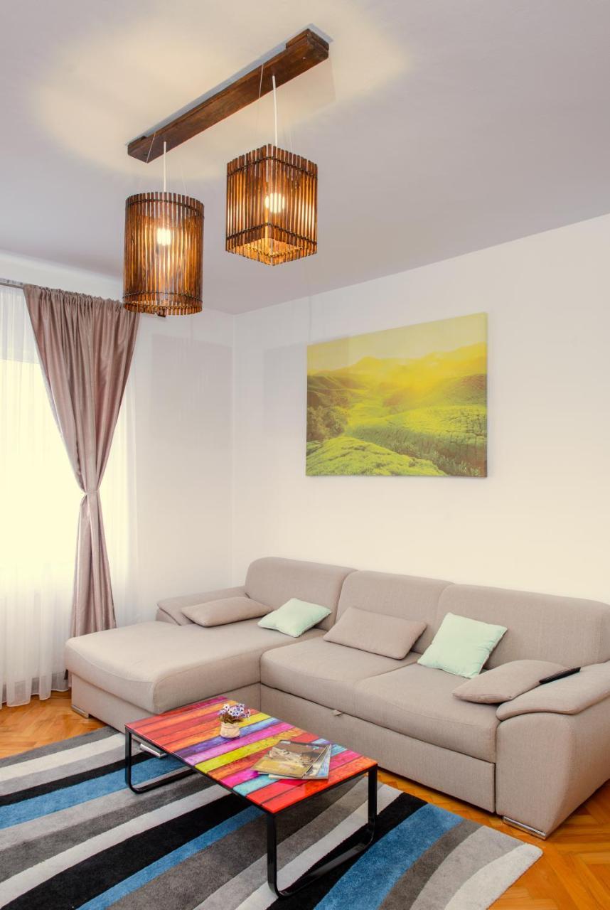 Sunshine Apartment Braşov Extérieur photo
