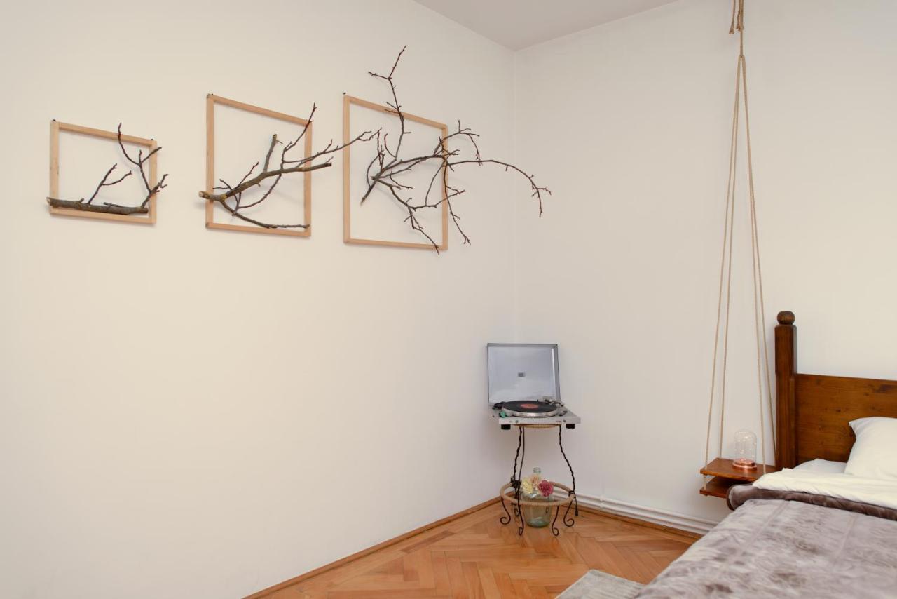 Sunshine Apartment Braşov Extérieur photo